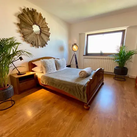 Sunny, Modern Apt By The Beach! Apartment Constanta