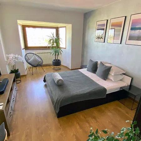 Apartment Sunny, Modern Apt By The Beach! Constanta