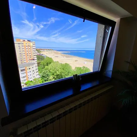 Apartment Sunny, Modern Apt By The Beach!