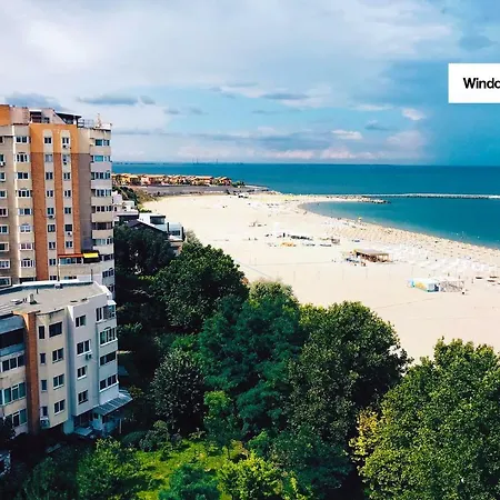 Sunny, Modern Apt By The Beach! Constanta